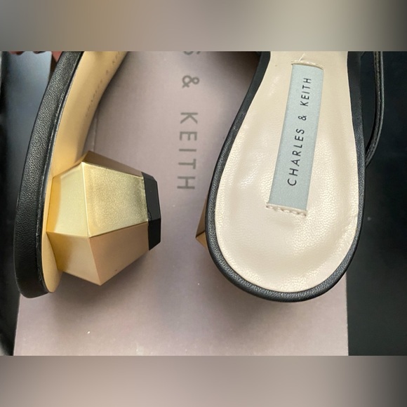 CHARLES & KEITH Hexagonic Gold Heels - Picture 6 of 7